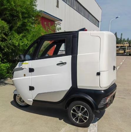 China Top Sale New Type Electric Carrier Vehicle Car Tricycle Motorcycle Enclosed Van
