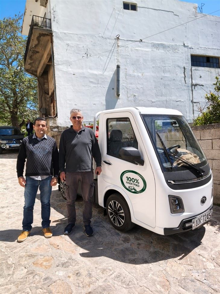 Compact Electric  Truck | Perfect For Urban Logistics factory